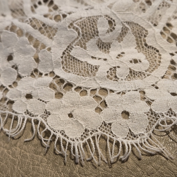 Trixxi Junior size 9 Lt Cream Lace Mini Dress Tie Neck Built in Bra Back Zipper - Picture 5 of 15